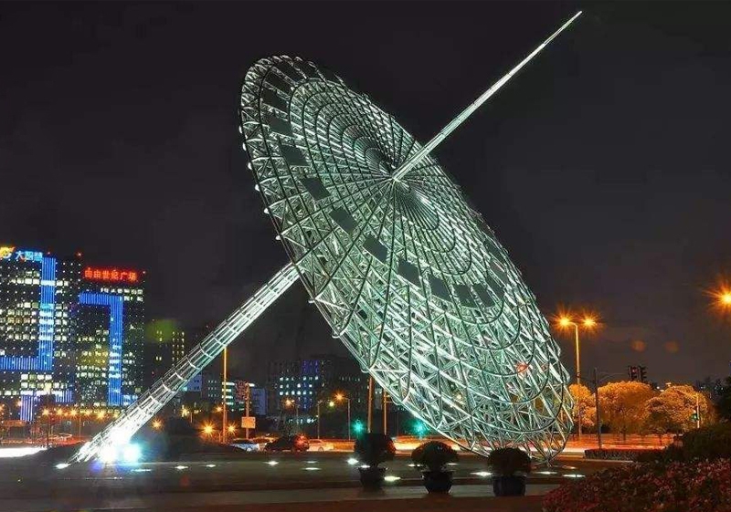 吕梁《东方之光》